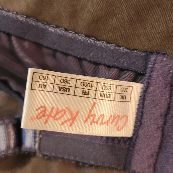 Curvy Kate Bra 38D US, triple hook, mesh back strap, pre-owned, Purple bows - Picture 11 of 13